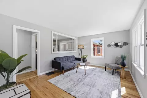 Living - 118 Surrey Rd, Springfield, MA 01118 photo 1 of 3