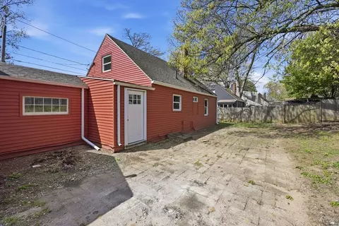 Exterior - 118 Surrey Rd, Springfield, MA 01118 photo 5 of 6