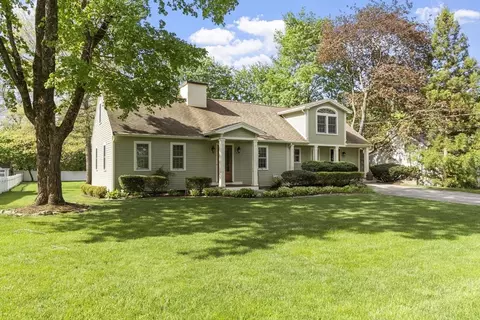 93 Nashoba Rd, Concord, MA 01742