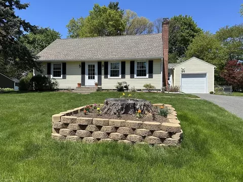 24 Speight Arden, East Longmeadow, MA 01028