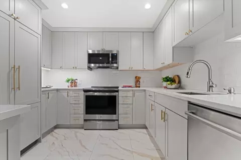 4 Charlesgate E #404, Boston, MA 02215 photo 9