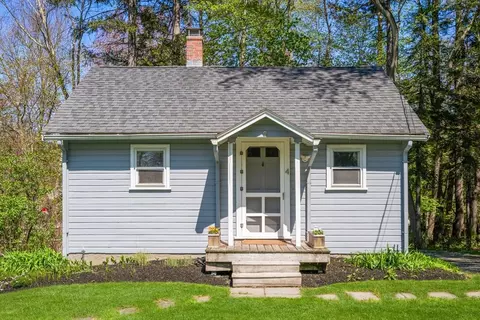 4 Maple Ave, Sudbury, MA 01776