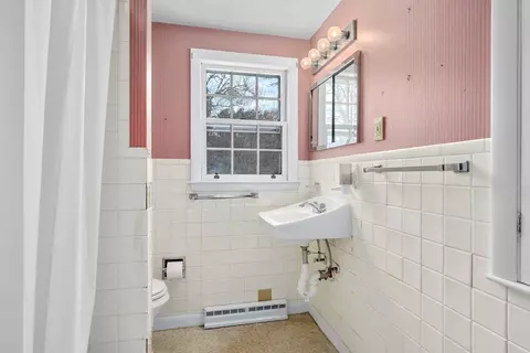 Bath - 21 Uncatena Rd, Mashpee, MA 02649 photo 1 of 1