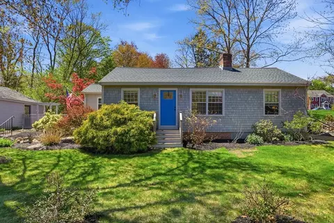 20 Concord Dr, Littleton, MA 01460