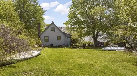114 Little Neck Rd, Ipswich, MA 01938