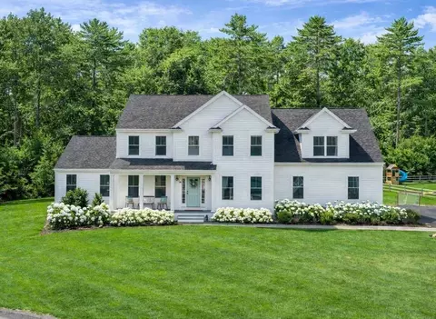 28 Prince Snow Cir, Mattapoisett, MA 02739