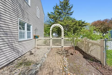 Exterior - 18 Anchorage Rd, Franklin, MA 02038 photo 6 of 7
