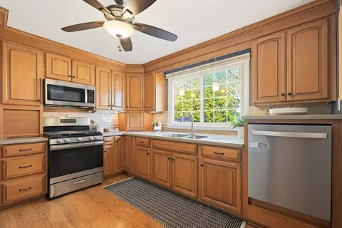 Kitchen - 18 Anchorage Rd, Franklin, MA 02038 photo 3 of 4