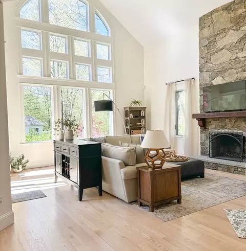 Living - 37 Putnam Hill Rd, Sutton, MA 01590 photo 1 of 4