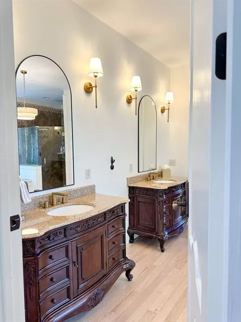 Bath - 37 Putnam Hill Rd, Sutton, MA 01590 photo 1 of 5