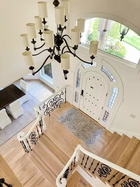 Entry Way - 37 Putnam Hill Rd, Sutton, MA 01590 photo 3 of 6