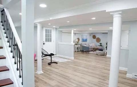 Entry Way - 37 Putnam Hill Rd, Sutton, MA 01590 photo 6 of 6
