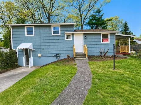 283 Pond St, Rockland, MA 02370