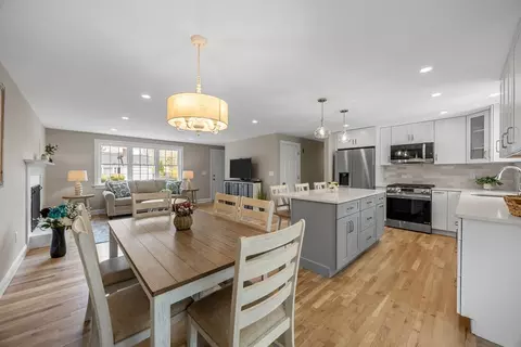 Dining - 29 Timber Ln, Dennis, MA 02641 photo 2 of 2