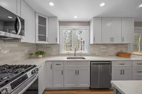 Kitchen - 29 Timber Ln, Dennis, MA 02641 photo 7 of 7