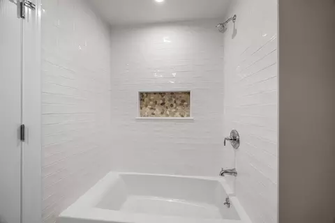 Bath - 29 Timber Ln, Dennis, MA 02641 photo 2 of 3