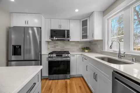 Kitchen - 29 Timber Ln, Dennis, MA 02641 photo 3 of 7