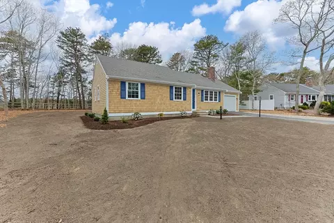 Exterior - 29 Timber Ln, Dennis, MA 02641 photo 4 of 10