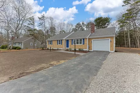 Exterior - 29 Timber Ln, Dennis, MA 02641 photo 3 of 10