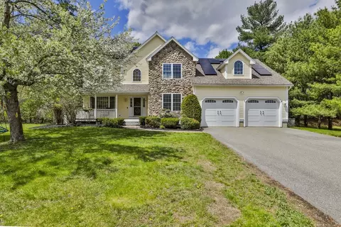 11 Arthur Ave, Chelmsford, MA 01824