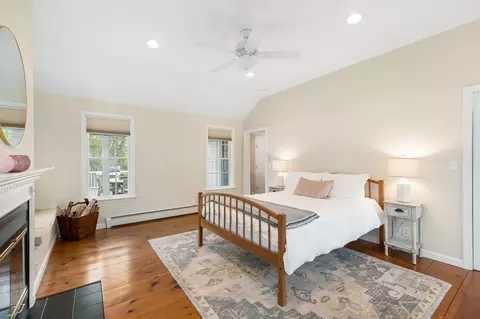 Bedroom - 5 Mount Pleasant Ave, Gloucester, MA 01930 photo 2 of 6