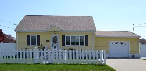 198 Bolton St, New Bedford, MA 02740