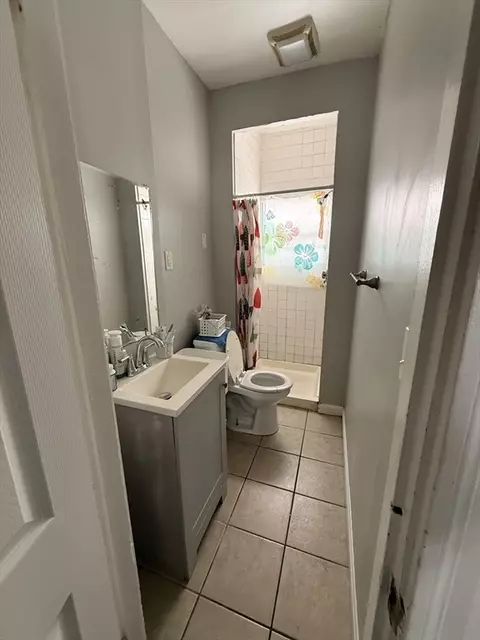 233 Eagle St, Fall River, MA 02721 photo 3
