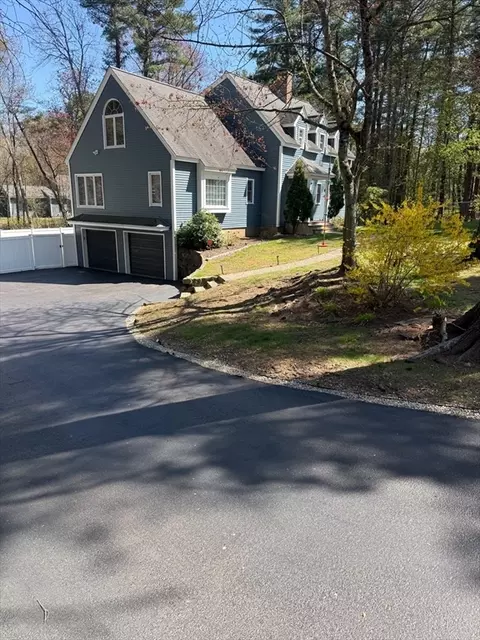 31 Webb St, Middleton, MA 01949 photo 2