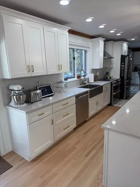 31 Webb St, Middleton, MA 01949 photo 11