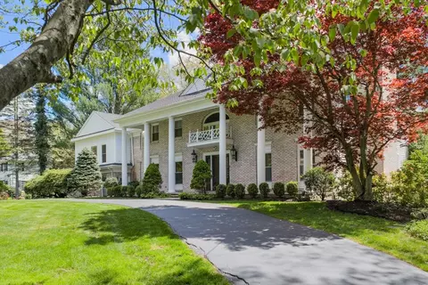 64 Country, Weston, MA 02493