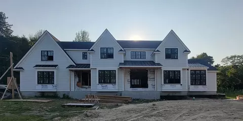 77 Fox Hill St, Westwood, MA 02090