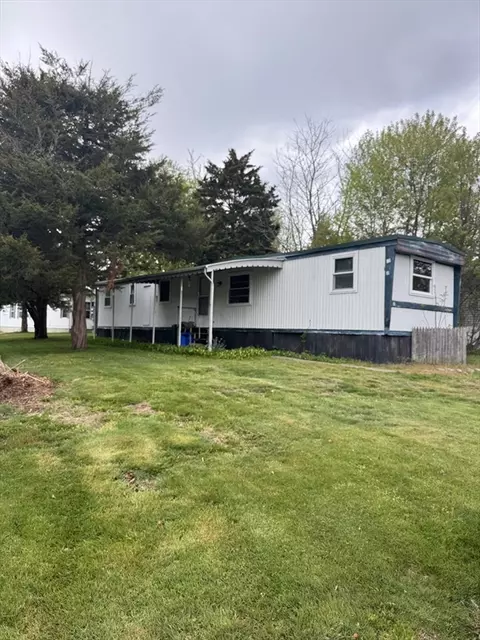 301 Bulgarmarsh Rd, Tiverton, RI 02878