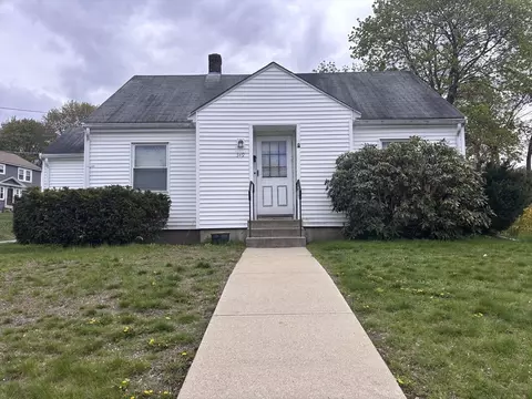 349 Oak St, Clinton, MA 01510