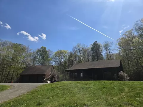 41 Woronoco Rd, Blandford, MA 01008