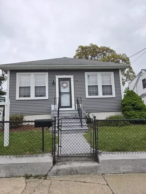 70 Fortin Ave, Pawtucket, RI 02860