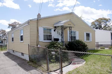 Exterior - 17 Mcbride St, Springfield, MA 01104 photo 4 of 8