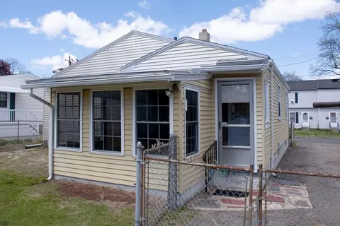 Exterior - 17 Mcbride St, Springfield, MA 01104 photo 6 of 8