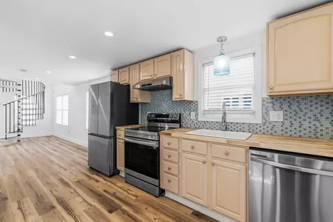 Kitchen - 8 Cottage St, Wareham, MA 02571 photo 4 of 4