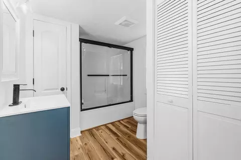 Bath - 8 Cottage St, Wareham, MA 02571 photo 1 of 2