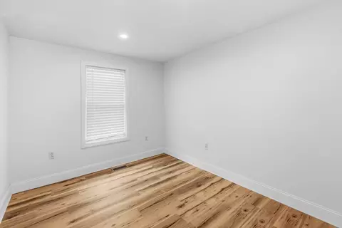 Bedroom - 8 Cottage St, Wareham, MA 02571 photo 3 of 4