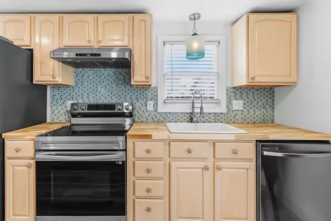 Kitchen - 8 Cottage St, Wareham, MA 02571 photo 3 of 4