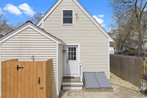Exterior - 8 Cottage St, Wareham, MA 02571 photo 4 of 6