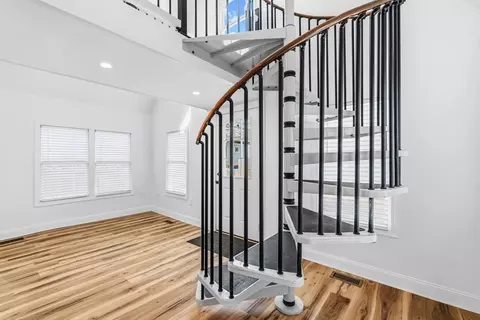 Entry Way - 8 Cottage St, Wareham, MA 02571 photo 5 of 10