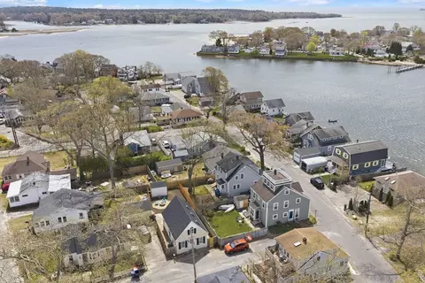 View/Area - 8 Cottage St, Wareham, MA 02571 photo 2 of 3
