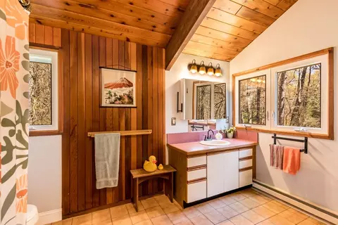 Bath - 149 Wheeler Rd, Mashpee, MA 02649 photo 2 of 3
