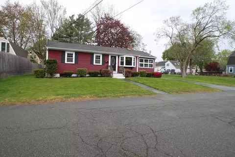 4 Simmons Ave, Whitman, MA 02382