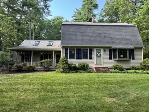 4 Woodview Dr, Lakeville, MA 02347
