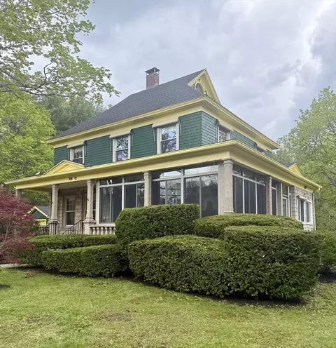 35 Dyer St, Gardner, MA 01440