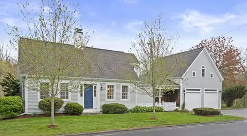 225 Old Oaken Bucket Rd, Norwell, MA 02061