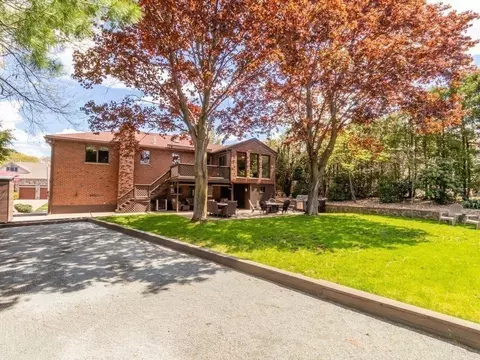 Exterior - 7 Rivers Ln, Stoneham, MA 02180 photo 7 of 8